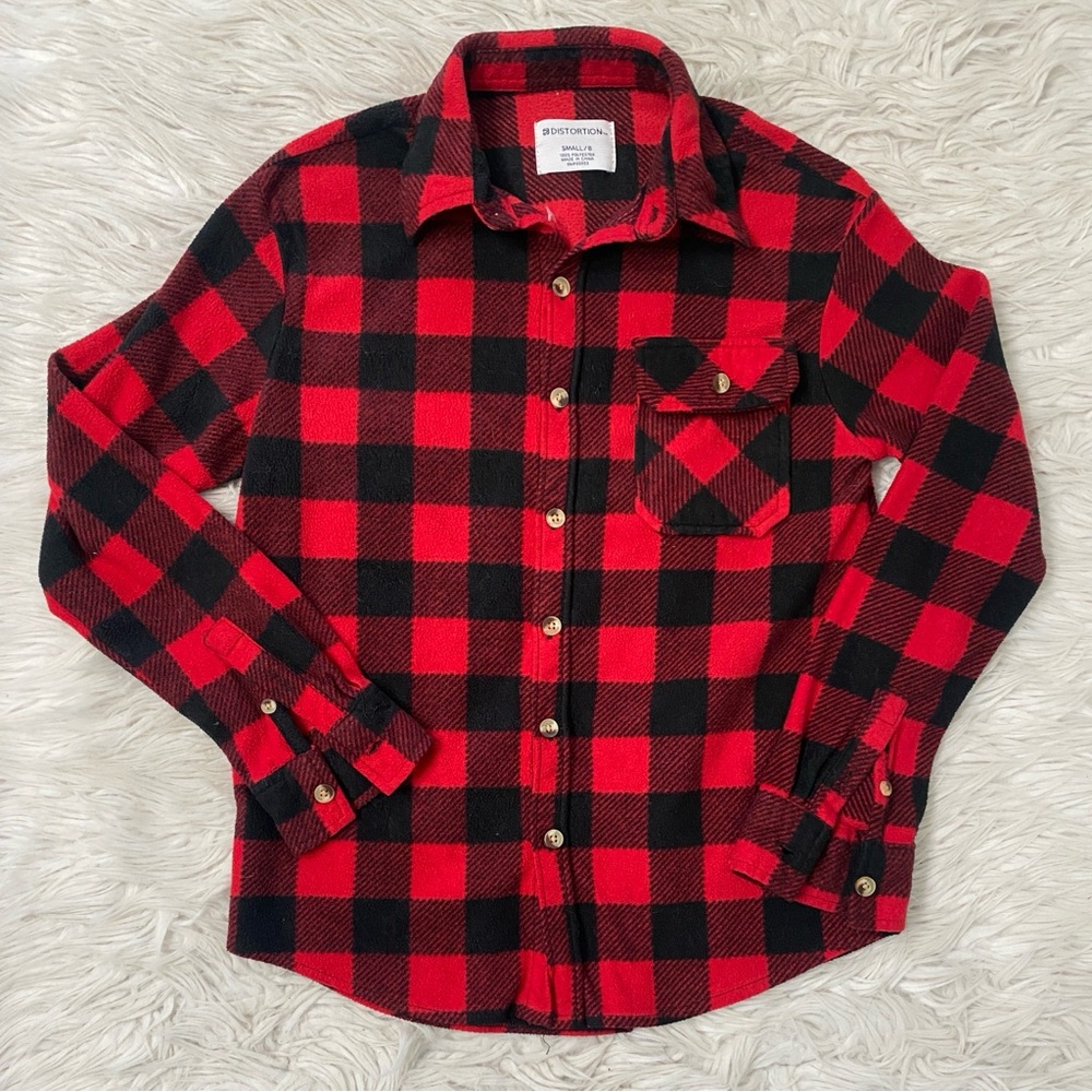 Ultra soft boys size 8 Distortion flannel.  Perfect for Christmas!